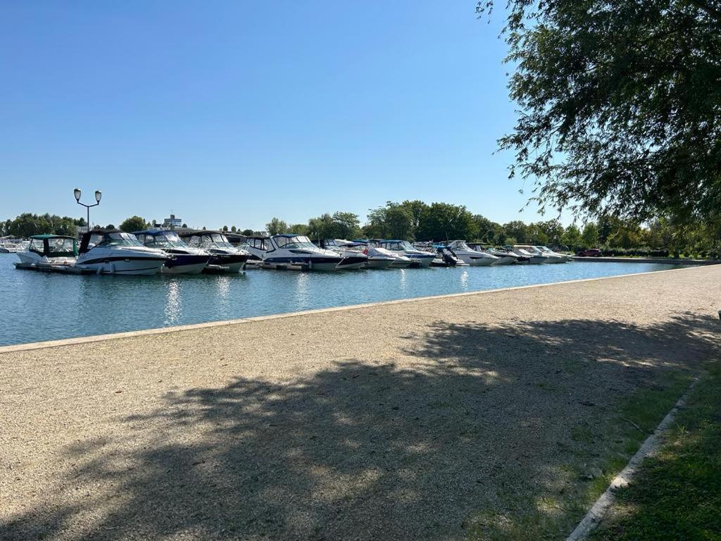 L'Oree Des Lacs, Maison De Village Tout Confort Radonvilliers Exterior photo